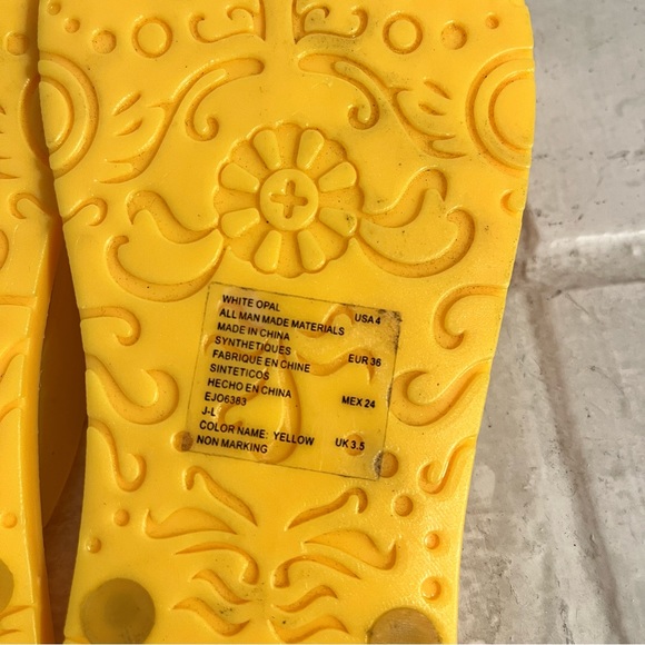 STUART WEITZMAN Girls Youth Kids Size 4 Yellow Flip Flop Slippers - Picture 3 of 9